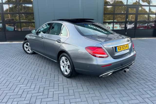 Mercedes-Benz E-Klasse (2017) thumbnail 2