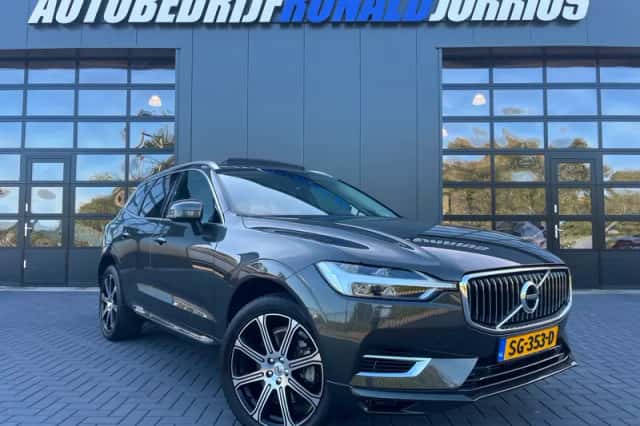 Volvo XC60 (2018) thumbnail 1