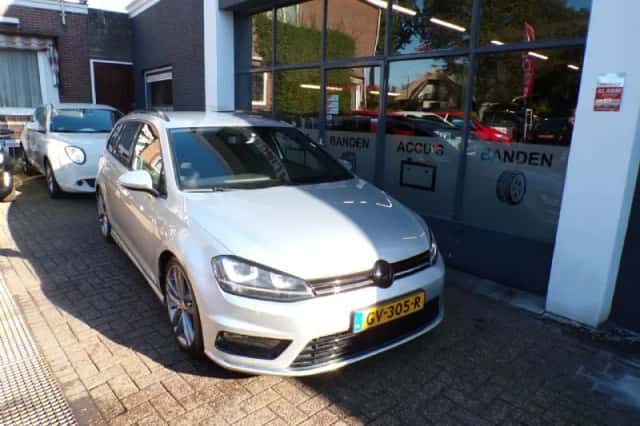 Volkswagen Golf (2015) thumbnail 4