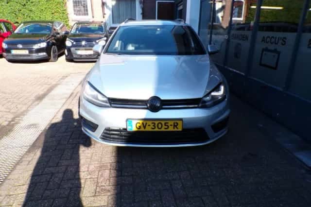 Volkswagen Golf (2015) thumbnail 5