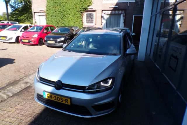 Volkswagen Golf (2015) thumbnail 6