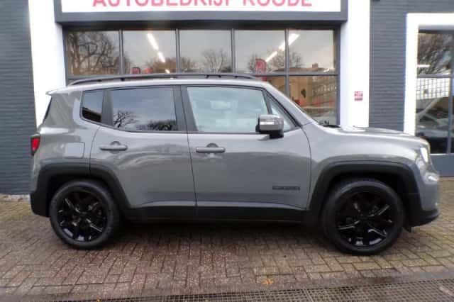 Jeep Renegade (2021) thumbnail 4
