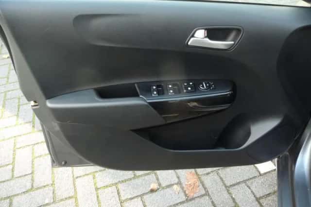 Kia Picanto (2022) thumbnail 6