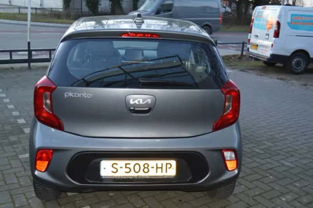 Kia Picanto (2023) thumbnail 5
