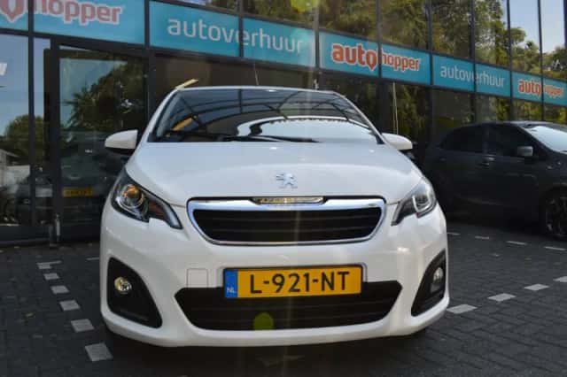 Peugeot 108 (2021) thumbnail 3