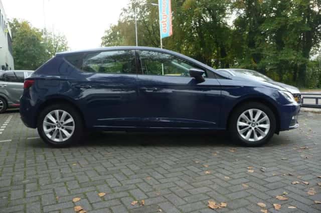 SEAT Leon (2018) thumbnail 3