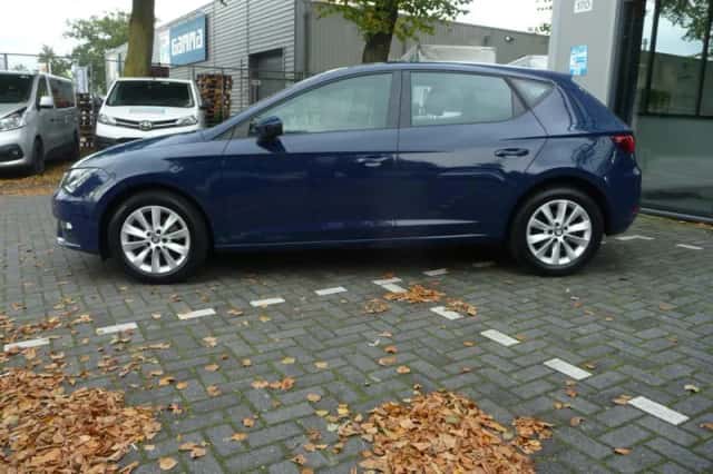 SEAT Leon (2018) thumbnail 4