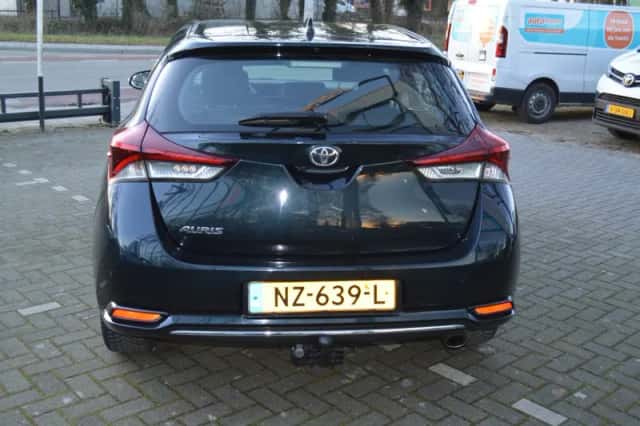 Toyota Auris (2017) thumbnail 5