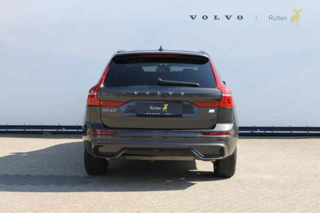Volvo XC60 (2024) thumbnail 4