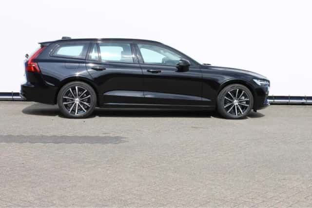 Volvo V60 (2024) thumbnail 3