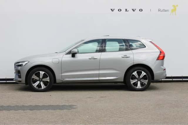 Volvo XC60 (2023) thumbnail 4