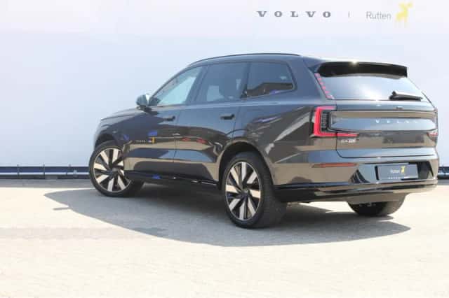 Volvo EX90 (2025) thumbnail 6