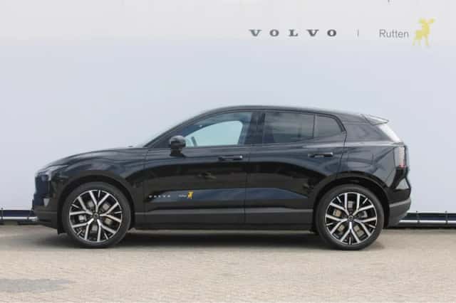 Volvo EX30 (2026) thumbnail 4