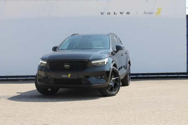 Volvo XC40 (2025) thumbnail 2