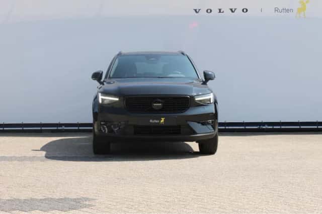 Volvo XC40 (2025) thumbnail 3