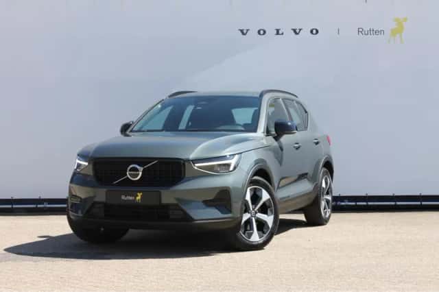 Volvo XC40 (2025) thumbnail 2