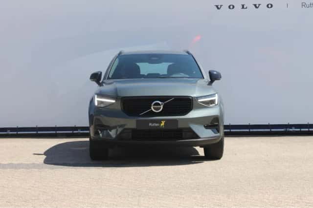 Volvo XC40 (2025) thumbnail 3