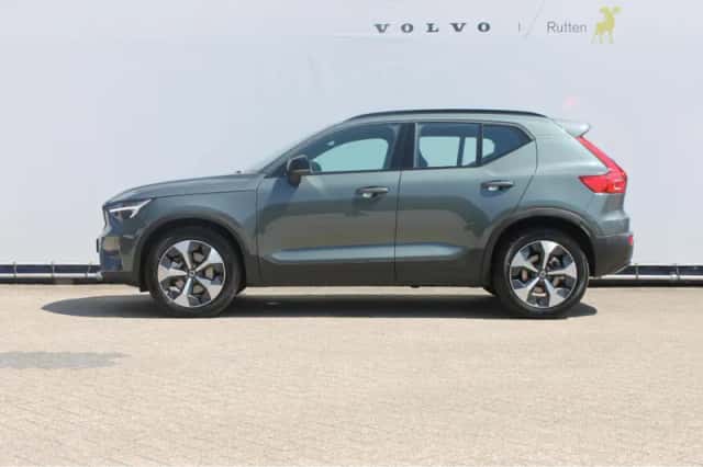 Volvo XC40 (2025) thumbnail 4