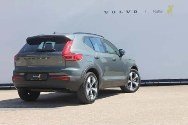 Volvo XC40 (2025) thumbnail 6