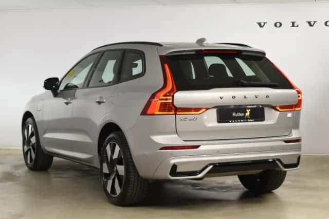 Volvo XC60 (2024) thumbnail 5