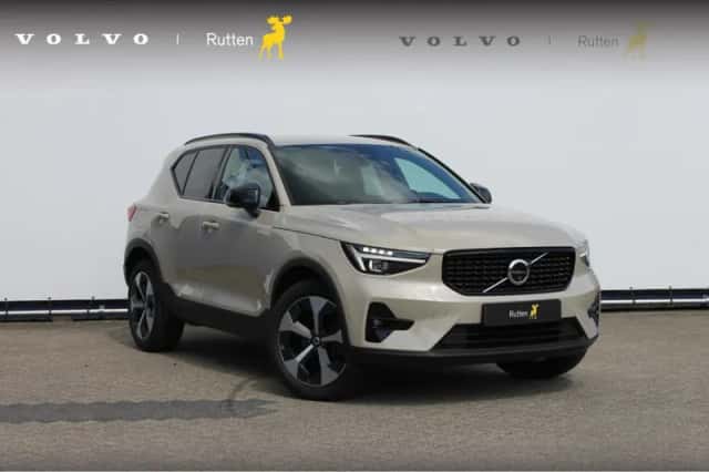 Volvo XC40 (2024) thumbnail 1