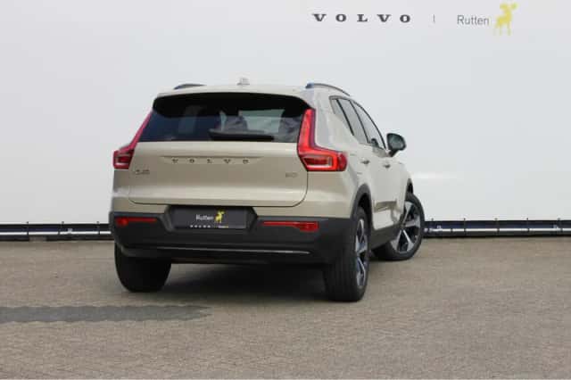 Volvo XC40 (2024) thumbnail 6