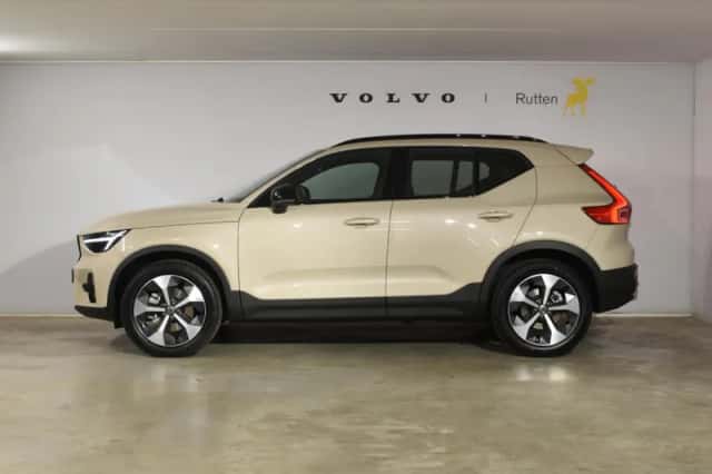 Volvo XC40 (2025) thumbnail 5