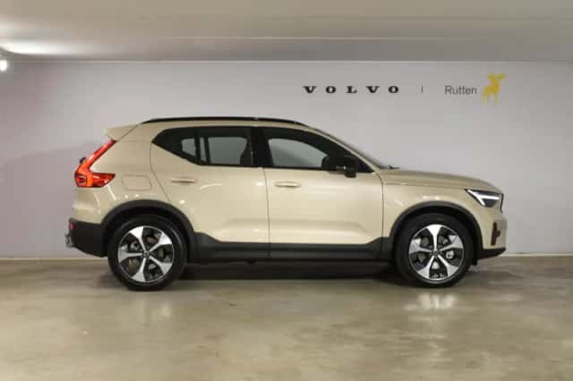 Volvo XC40 (2025) thumbnail 6
