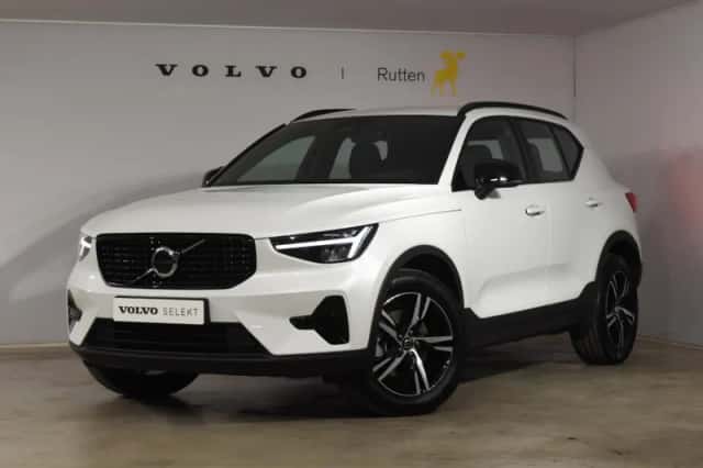 Volvo XC40 (2025) thumbnail 2