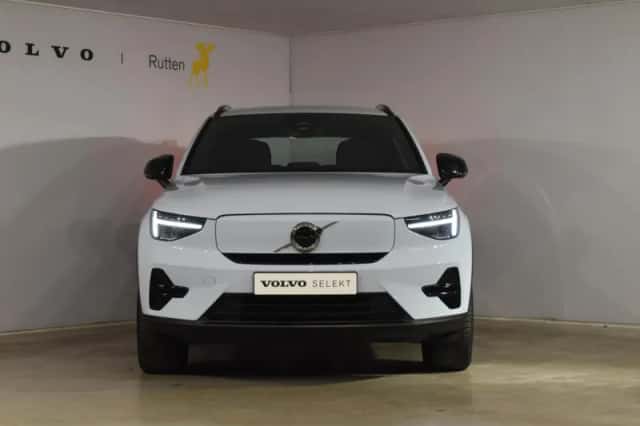 Volvo EX40 (2025) thumbnail 2