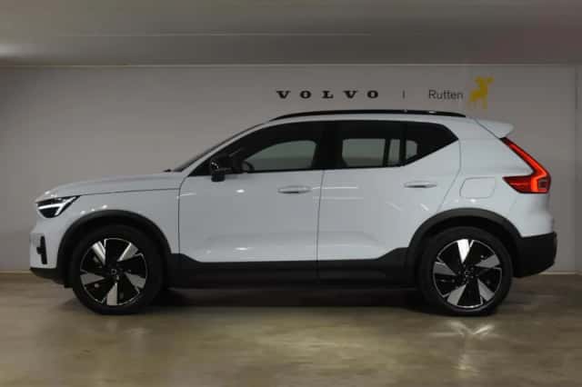 Volvo EX40 (2025) thumbnail 4