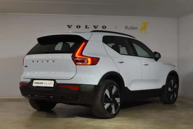 Volvo EX40 (2025) thumbnail 5