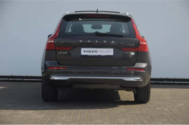 Volvo XC60 (2022) thumbnail 6