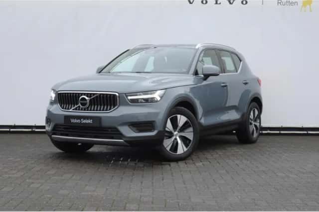 Volvo XC40 (2021) thumbnail 3