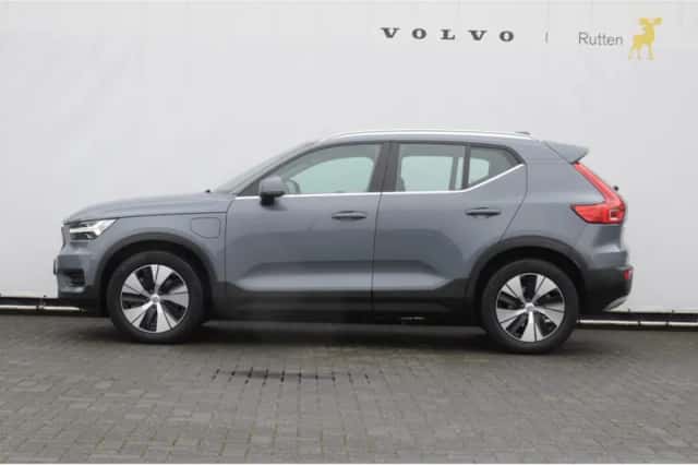Volvo XC40 (2021) thumbnail 4