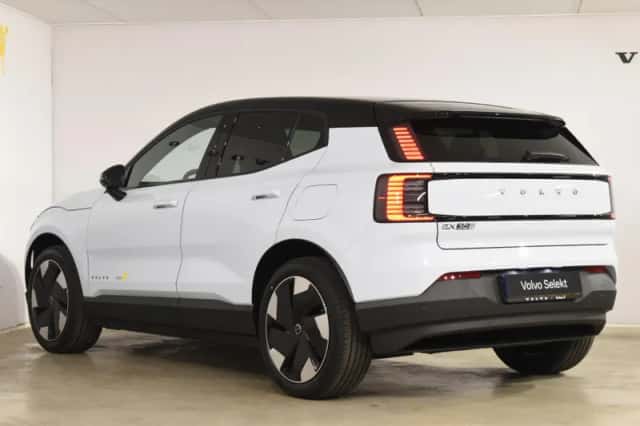 Volvo EX30 (2026) thumbnail 4