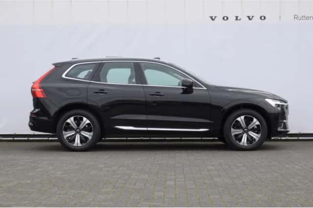 Volvo XC60 (2023) thumbnail 4