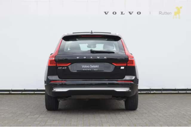 Volvo XC60 (2023) thumbnail 6