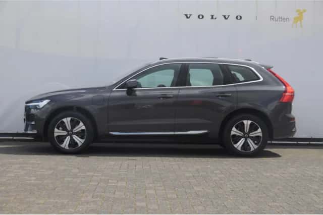 Volvo XC60 (2023) thumbnail 6
