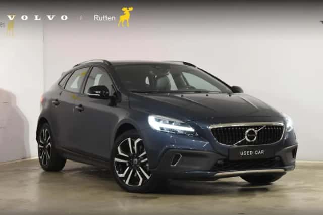 Volvo V40 (2016) thumbnail 1