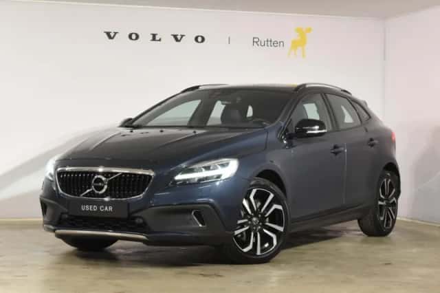 Volvo V40 (2016) thumbnail 2