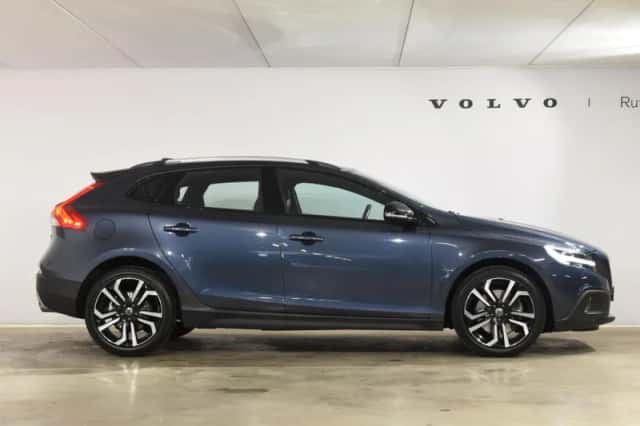 Volvo V40 (2016) thumbnail 6