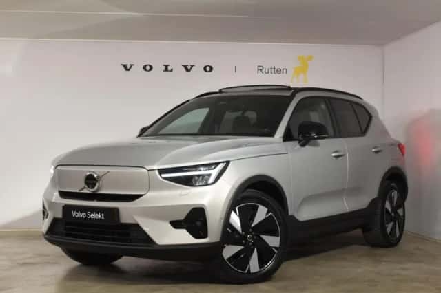 Volvo XC40 (2024) thumbnail 2