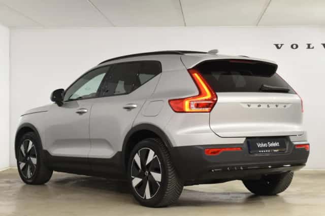 Volvo XC40 (2024) thumbnail 4
