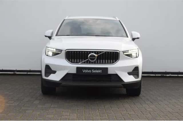 Volvo XC40 (2022) thumbnail 2