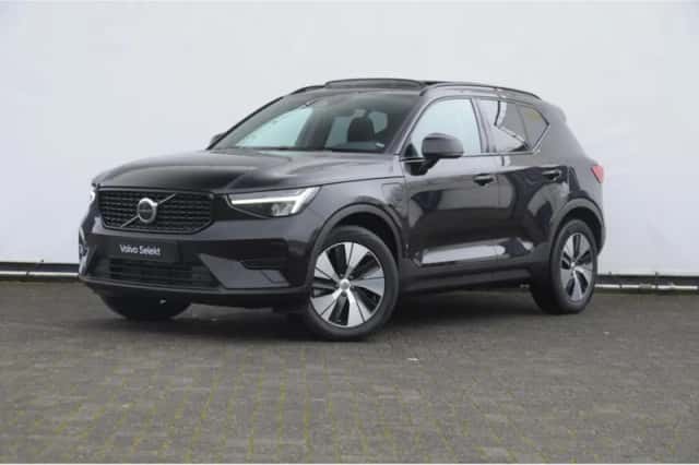 Volvo XC40 (2023) thumbnail 3