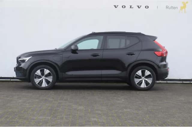 Volvo XC40 (2023) thumbnail 4