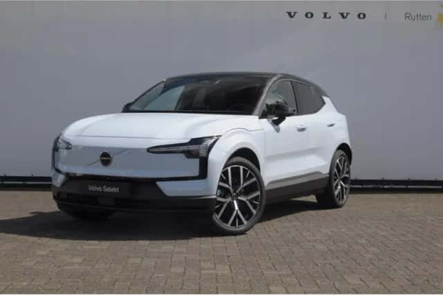 Volvo EX30 (2026) thumbnail 3