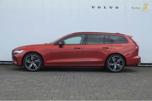 Volvo V60 (2022) thumbnail 4