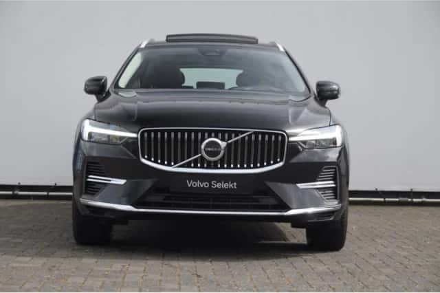 Volvo XC60 (2023) thumbnail 2